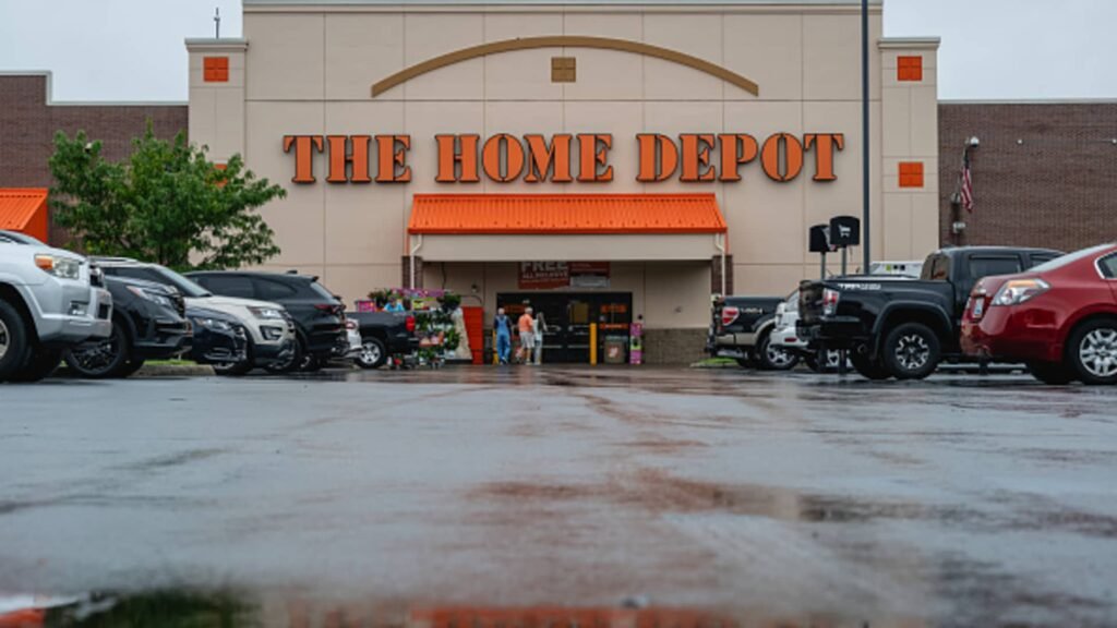 Home Depot profits beat Wall Street price quotes, as retailer breaks equivalent sales losing streak