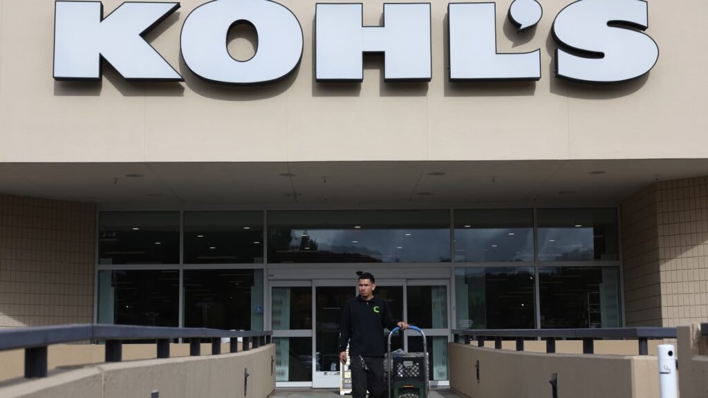 Kohl’s shares plunge 20% as retailer gives rough outlook for the year ahead