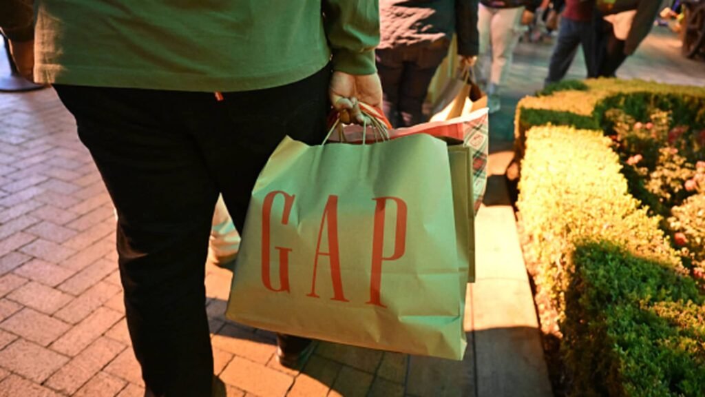 Gap shares surge 17% as retailer blows away expectations once again, revealing turn-around has remaining power