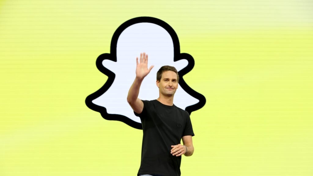 Snap sinks 14% after withholding assistance, pointing out advertisement issues
