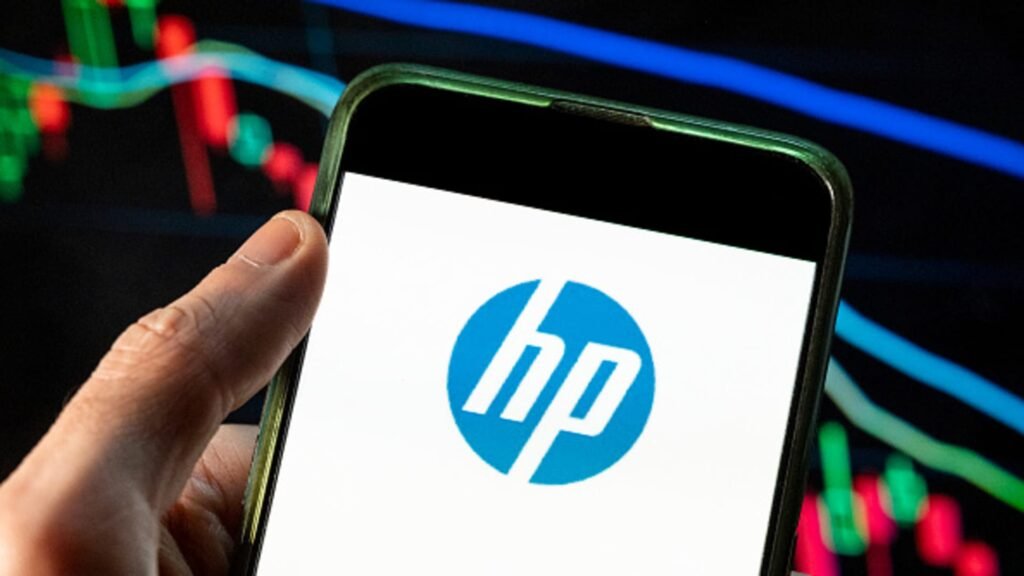 HP sinks 15% as business misses on incomes, guidance due to ‘included expense’ from tariffs