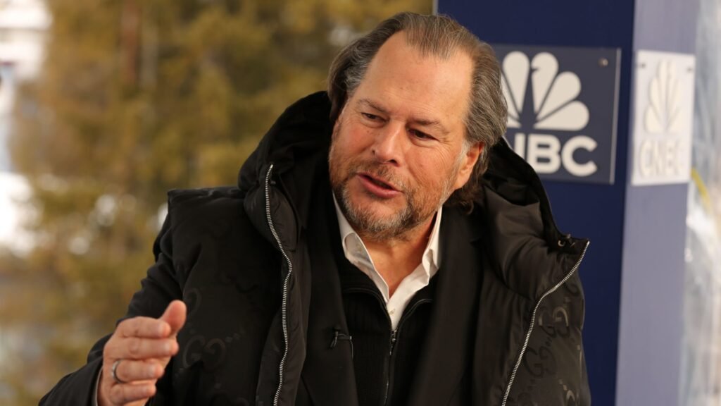 Salesforce shares fall as software maker shows pockets of weakness