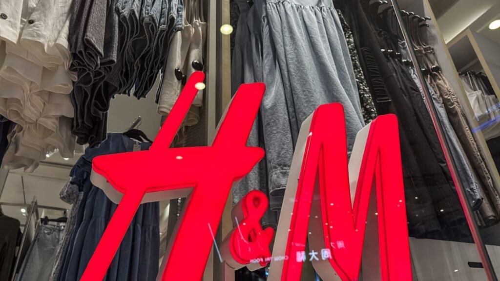 H&M shares leap 5% as it flags summertime shopping pick-up, states thinking about tariff rate walkings