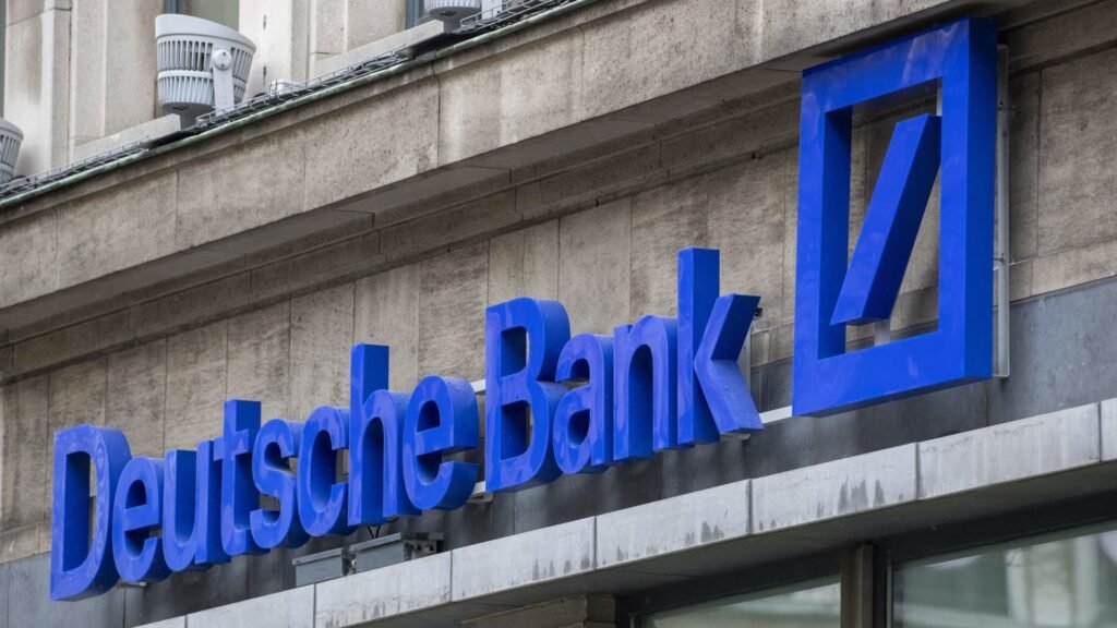 Deutsche Bank shares acquire 9% after second-quarter profit beat