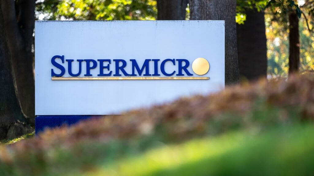 Super Micro stock sinks 18% after earnings, outlook dissatisfy