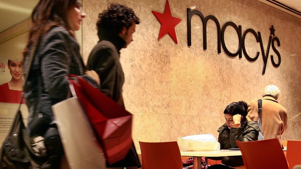 Macy’s easily beats incomes quotes, raises full-year guidance
