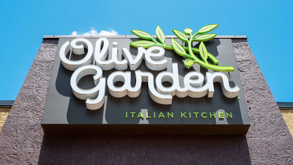 Olive Garden owner Darden Restaurants disappoints on earnings but walkings sales outlook