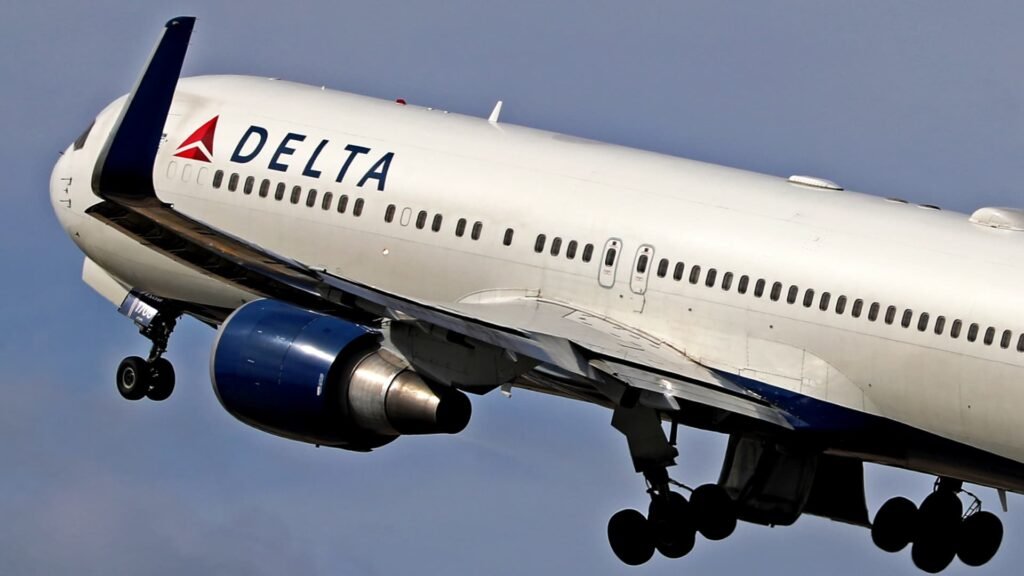 Delta’s revenue forecast tops price quotes, buoyed by greater fares and resistant high-end demand